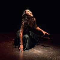 Attrice in posa drammatica